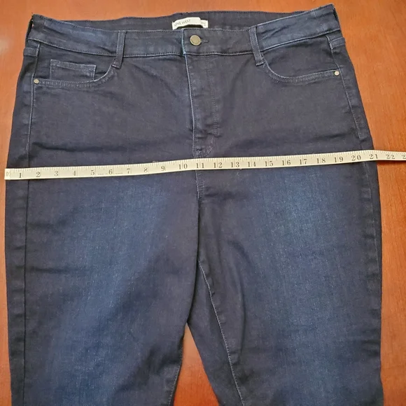 Nine West Dark Blue Women's Skinny Jeans - Picture 7 of 8